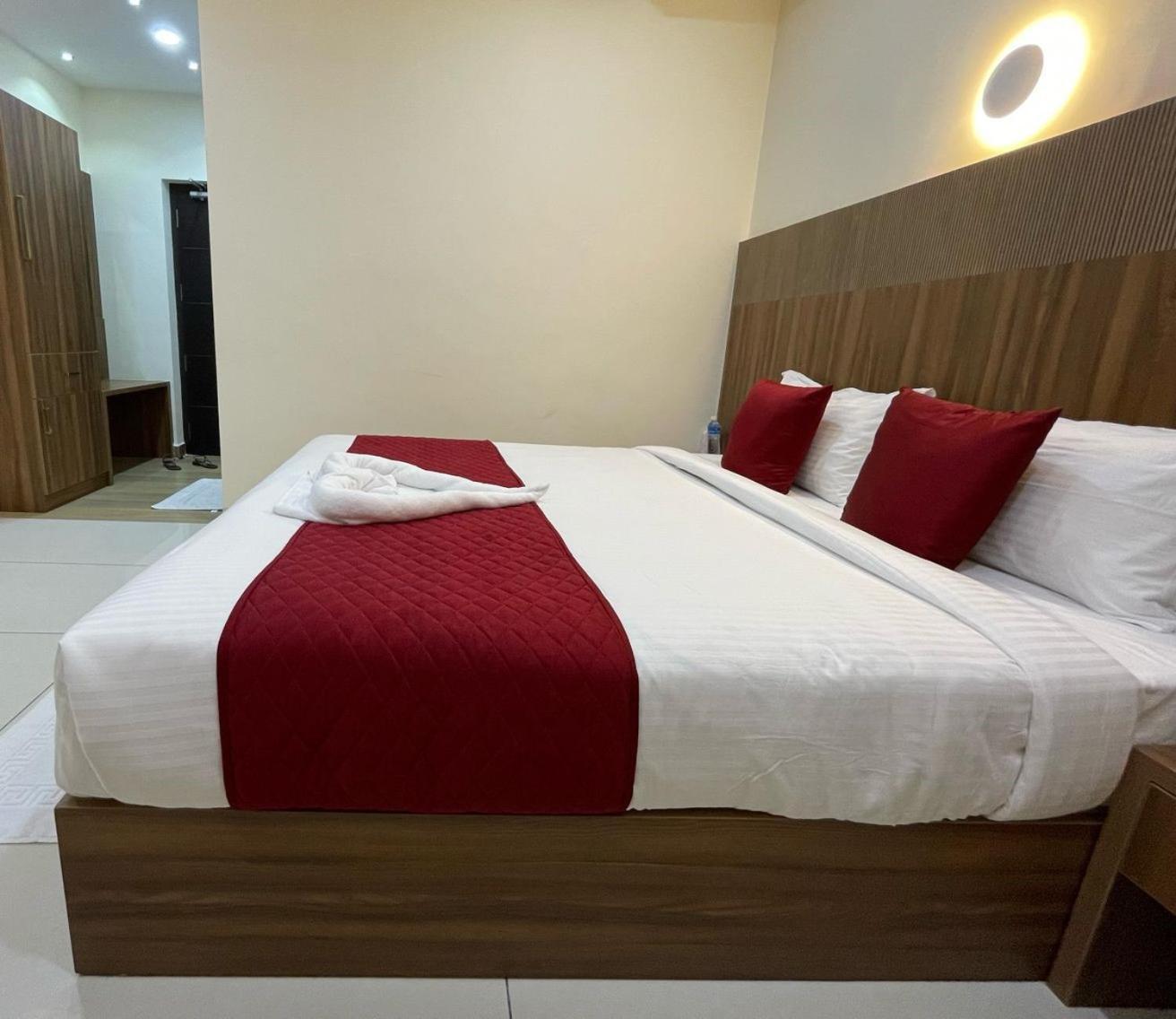 Hotel Deepakam Inn 帕拉克卡德 外观 照片