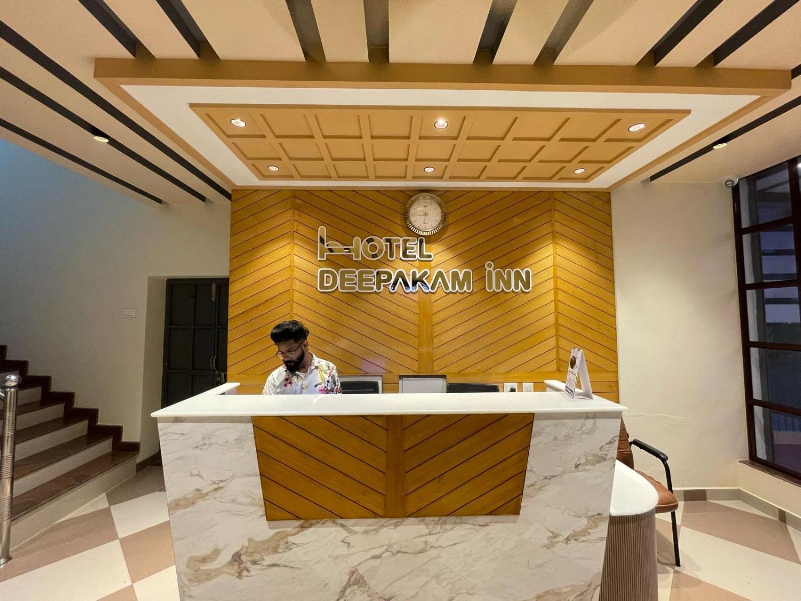 Hotel Deepakam Inn 帕拉克卡德 外观 照片