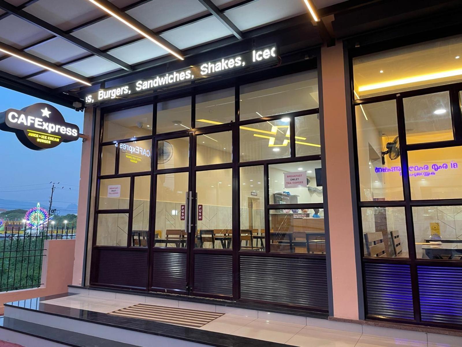 Hotel Deepakam Inn 帕拉克卡德 外观 照片